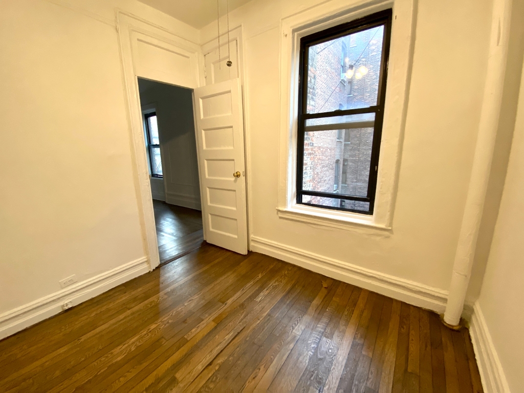 3139 Broadway - Photo 4