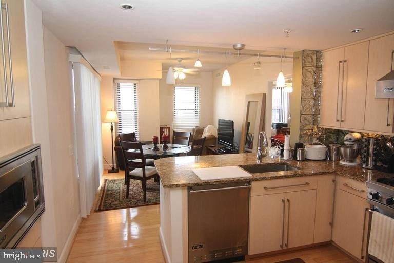 7710 Woodmont Ave #401 - Photo 7