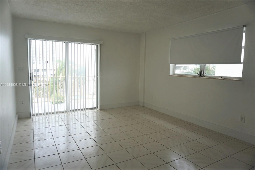 1340 Lincoln Rd - Photo 4