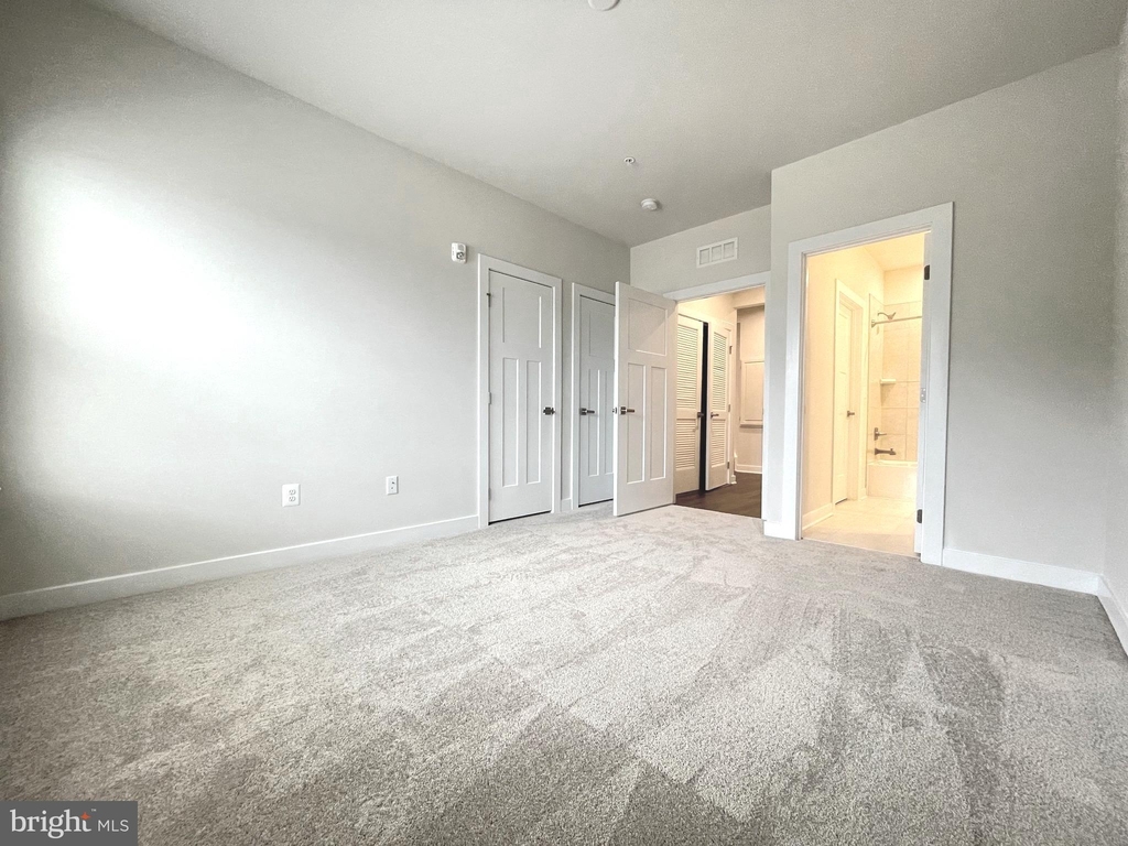 10010 Ruffian Way - Photo 11