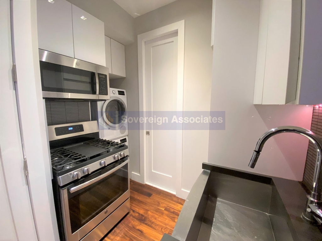 1345 Amsterdam Avenue - Photo 2