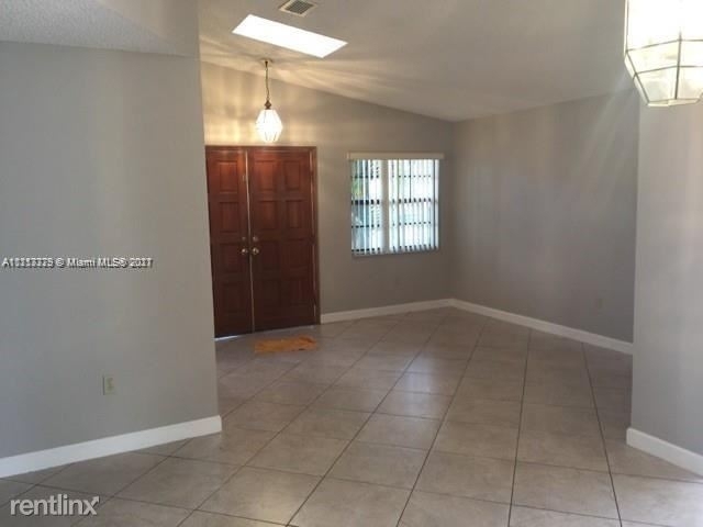 1239 Sw 140th Pl 0-iv - Photo 4