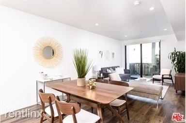 129 S Kings Rd Apt 107 - Photo 1