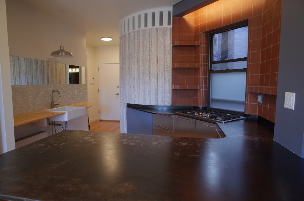 719 East 6th Street - Photo 4