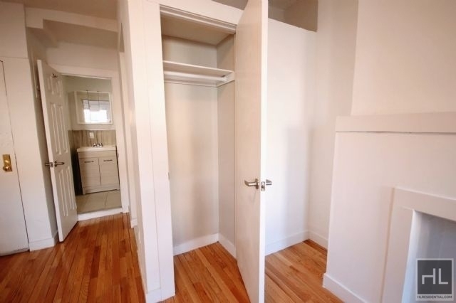 122 East 7 Street - Photo 4