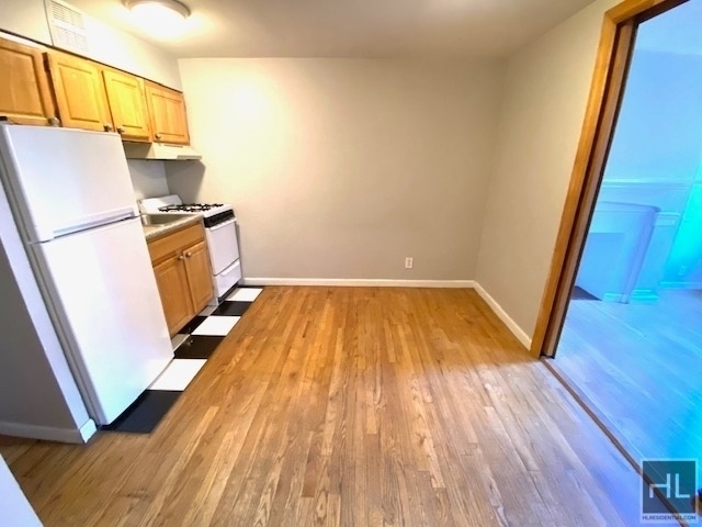 512 East 5th Street - Photo 5