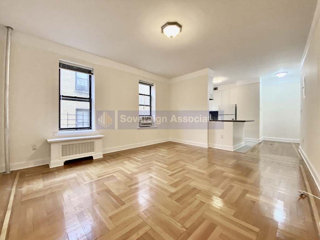 105 Pinehurst Avenue - Photo 0