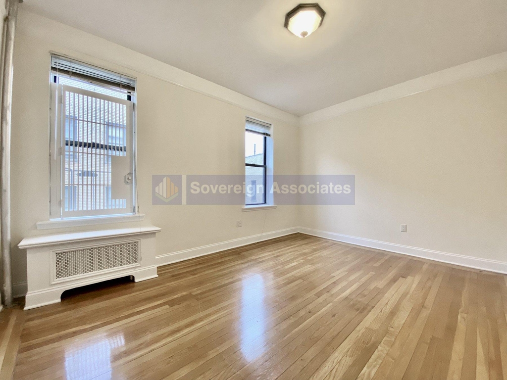 105 Pinehurst Avenue - Photo 2