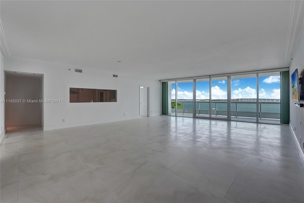 1643 Brickell Ave - Photo 1