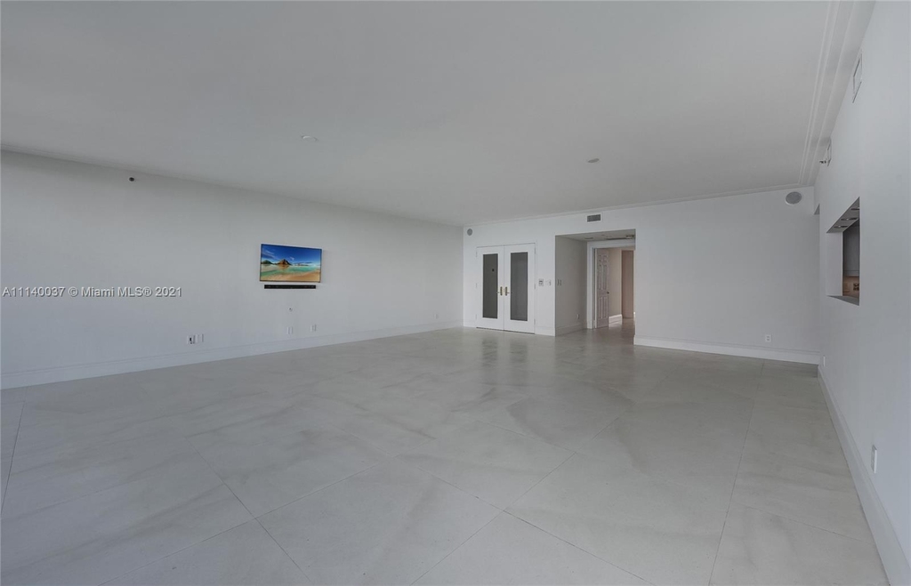 1643 Brickell Ave - Photo 2