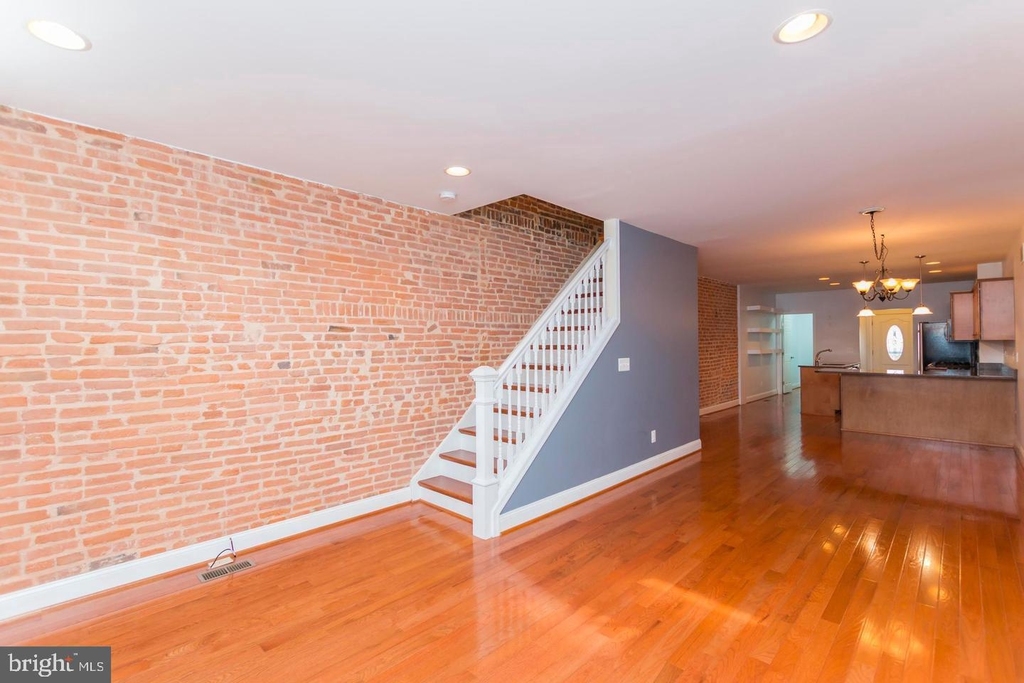 1726 Johnson Street - Photo 2