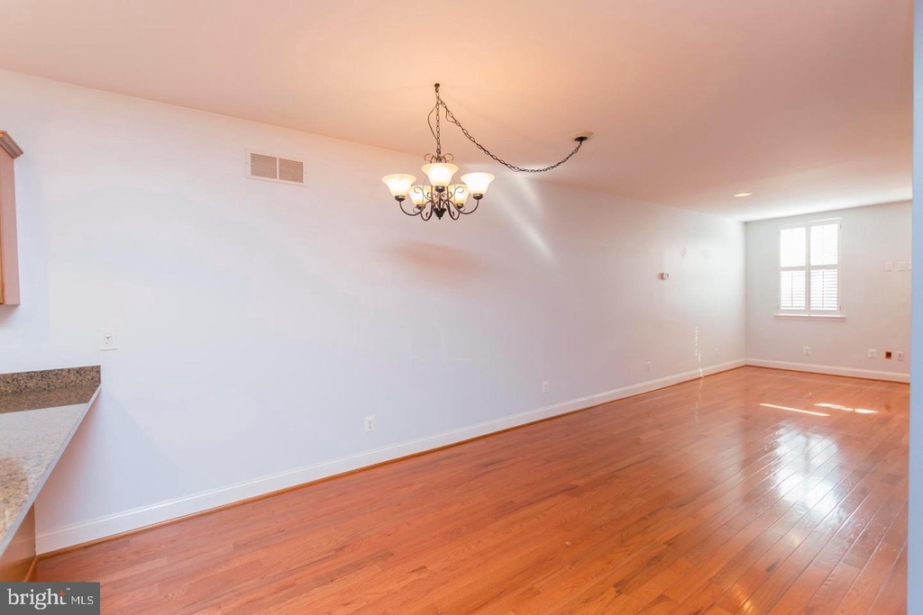 1726 Johnson Street - Photo 3