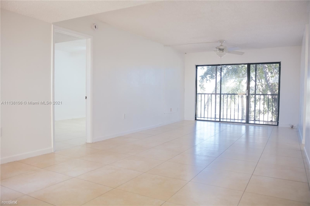 8415 Sw 107th Ave Apt 372w - Photo 1