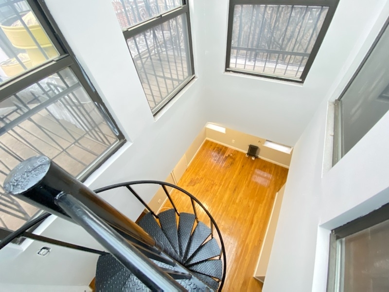 120 East 7th Street - Photo 1