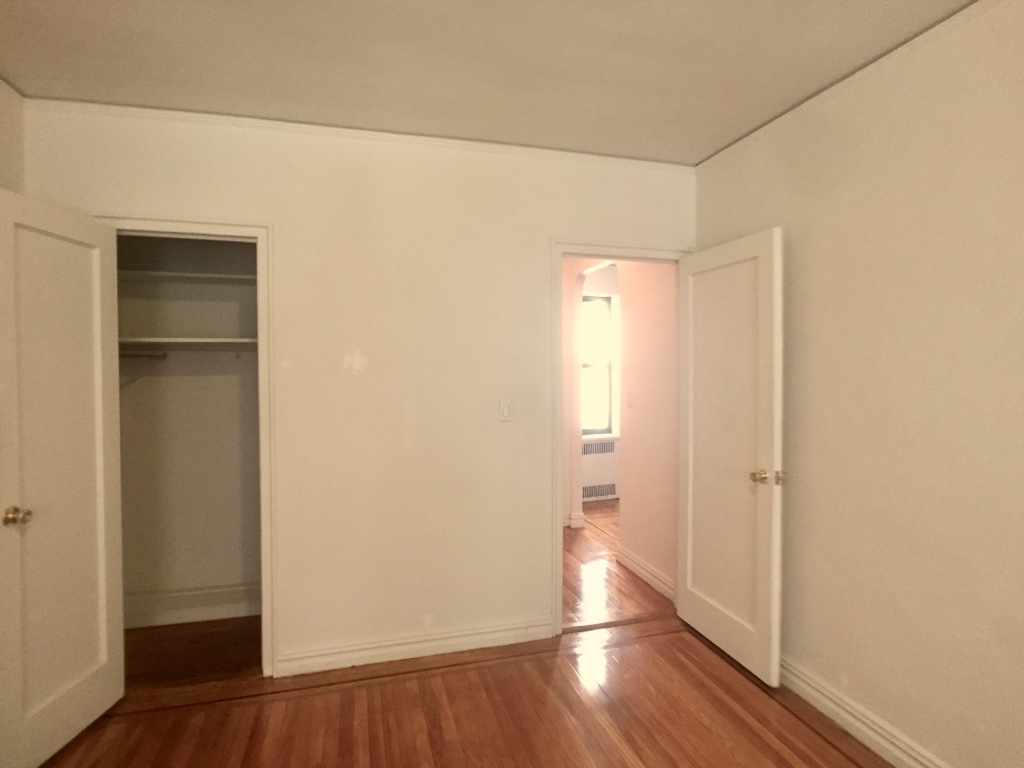 560 West 218th Street - Photo 13