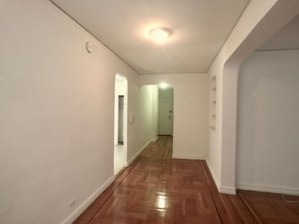 560 West 218th Street - Photo 10