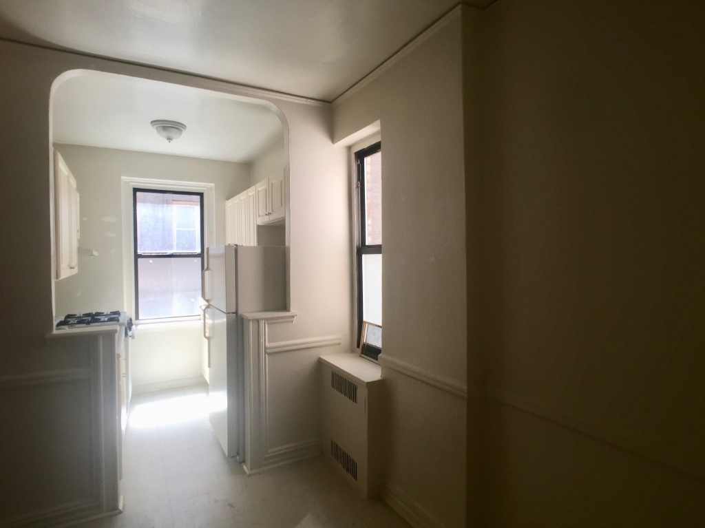 560 West 218th Street - Photo 6