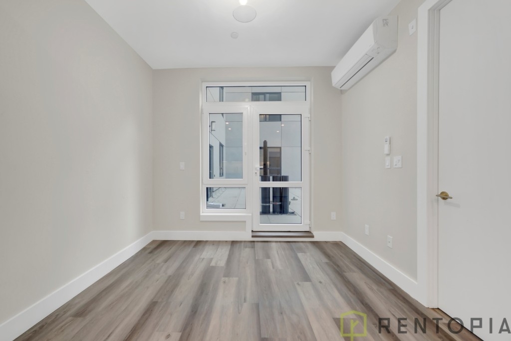 2337 Bedford Ave - Photo 2