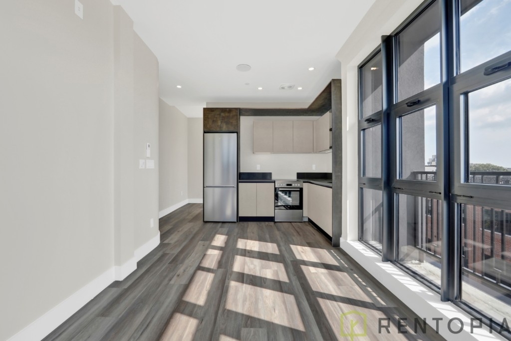 2337 Bedford Ave - Photo 12