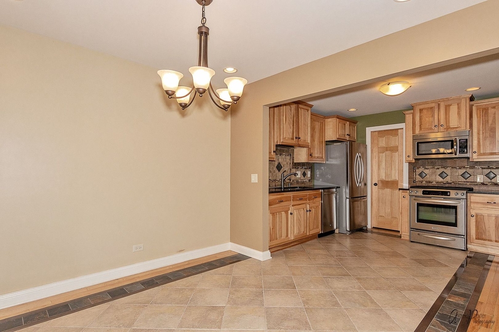 1180 Silverwood Court - Photo 3