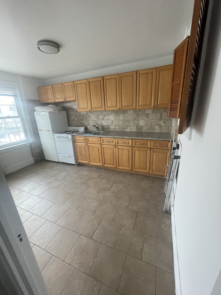 32-41 46th Street - Photo 2