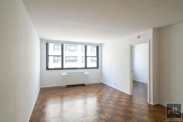 No Fee/ Columbus Circle/West 57th st - Photo 4