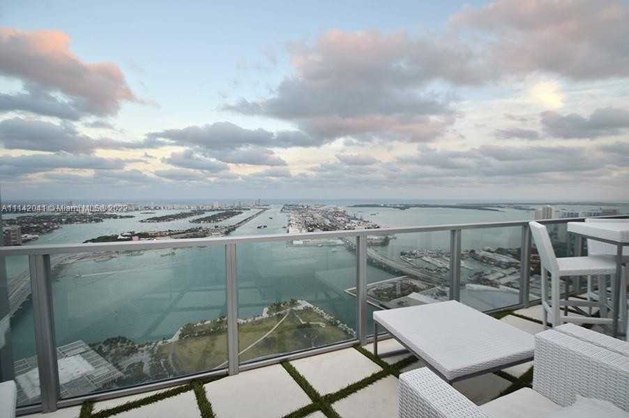 1100 Biscayne Blvd - Photo 3