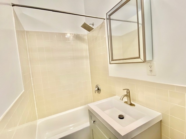 306 East 11 Street - Photo 9