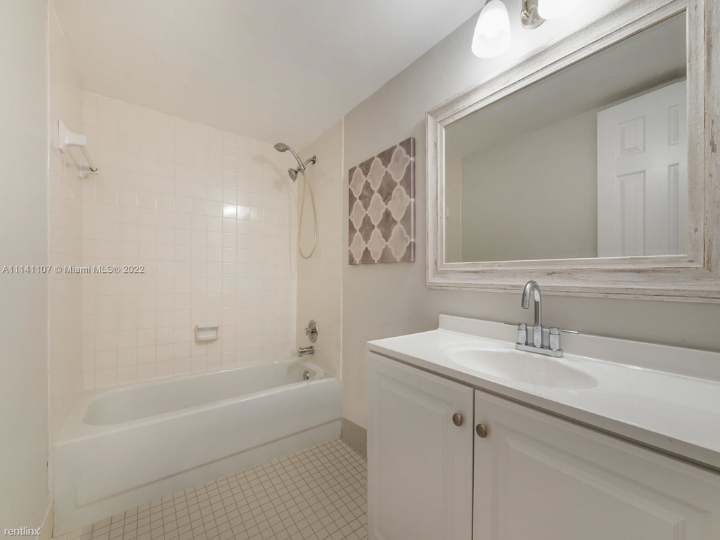 11213 N Kendall Dr Apt B112 - Photo 2