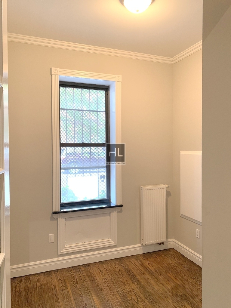 330 East 6th Street - Photo 6