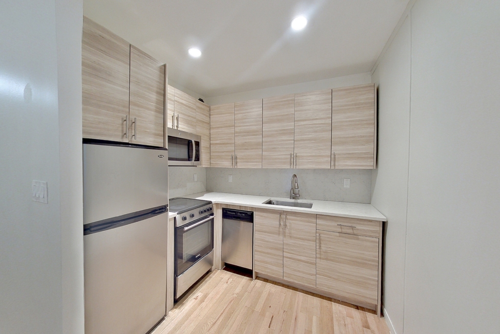 312 East 30th Street - Photo 3