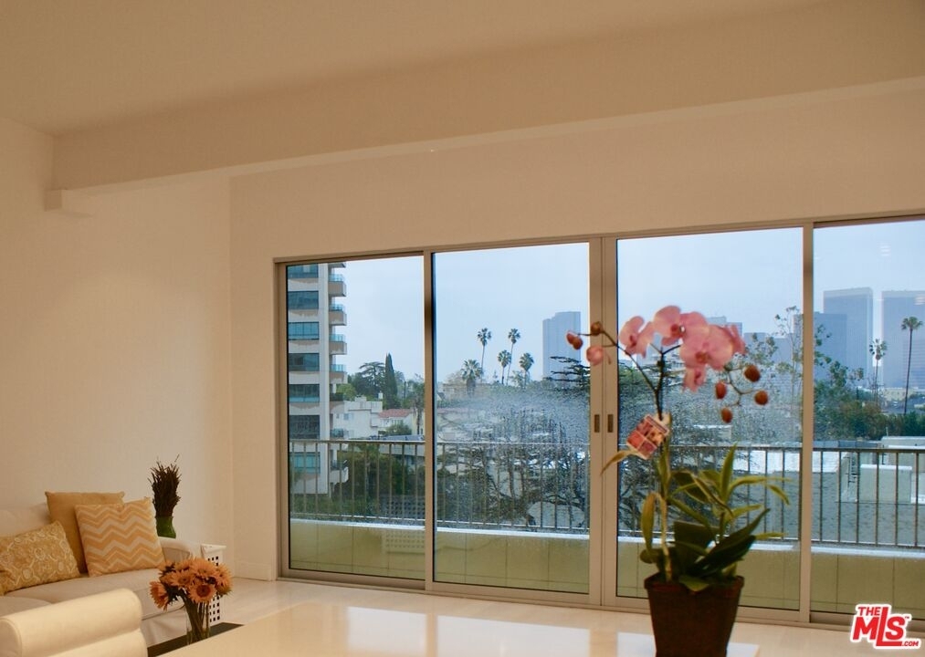 10501 Wilshire Blvd - Photo 1