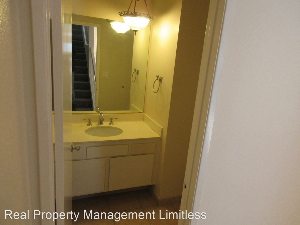 5401 Zelzah Avenue Unit 126 - Photo 22