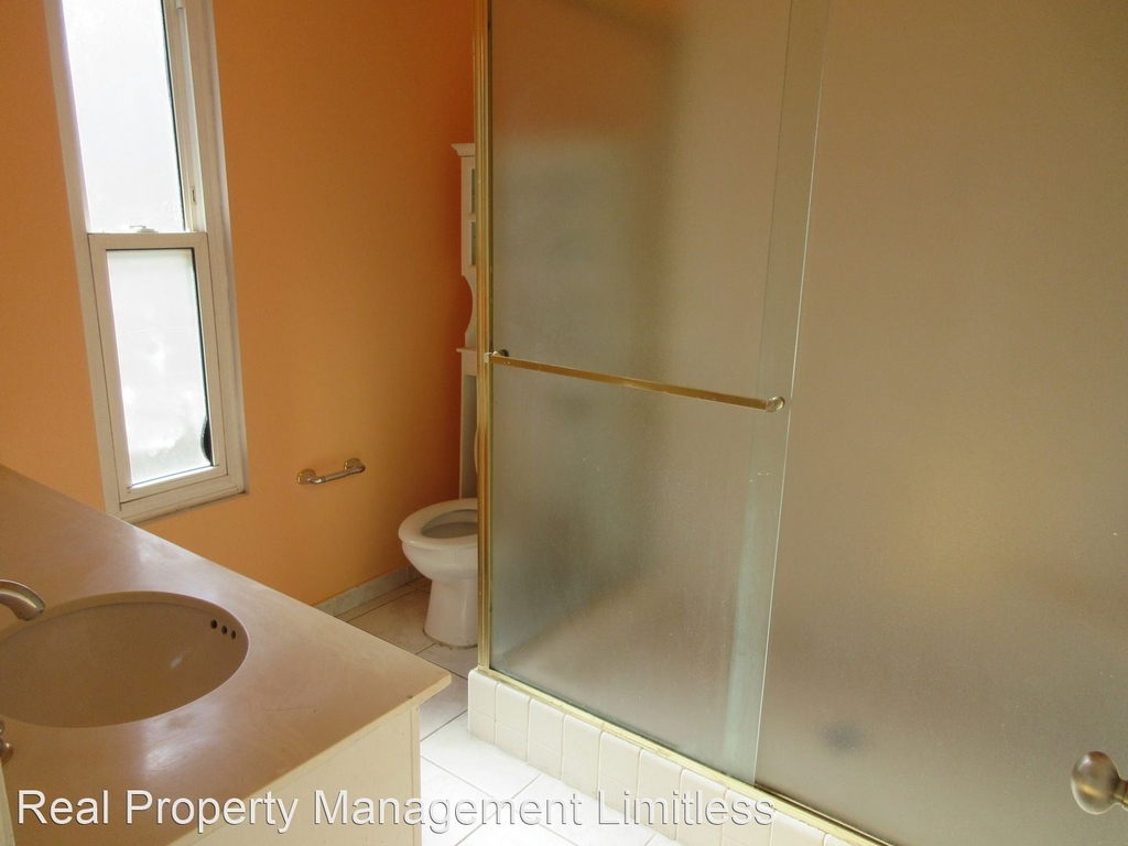 5401 Zelzah Avenue Unit 126 - Photo 19