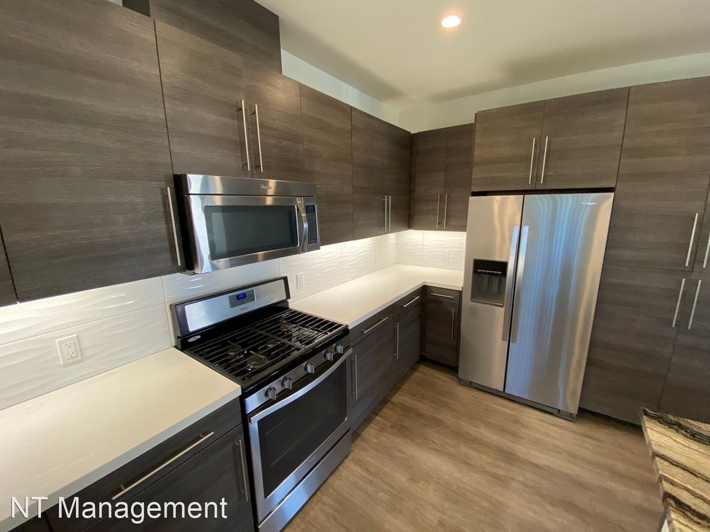 6550 W. 86th Place - 6550 - Photo 10