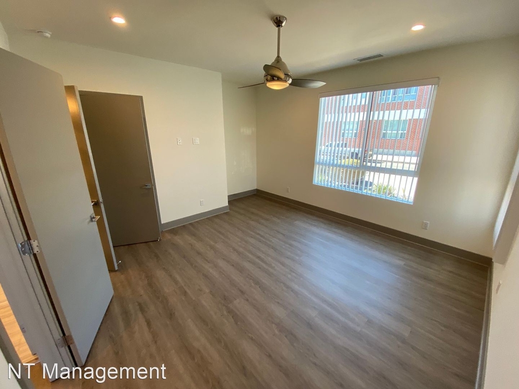 6550 W. 86th Place - 6550 - Photo 12