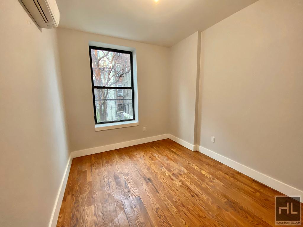 325 Putnam Avenue - Photo 2