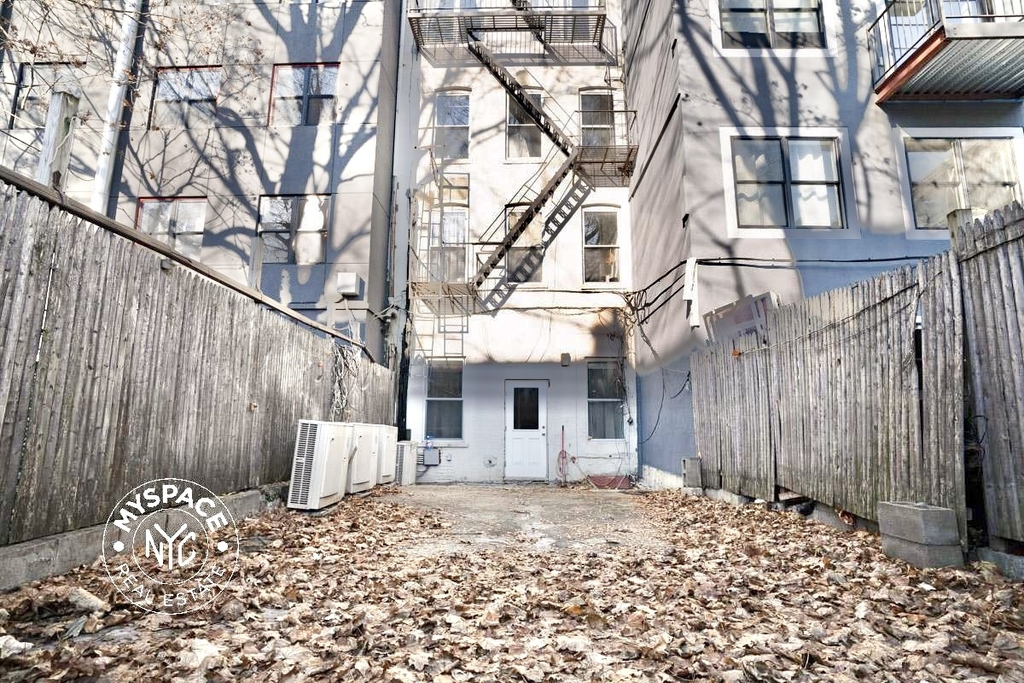 828 St Johns Place - Photo 6