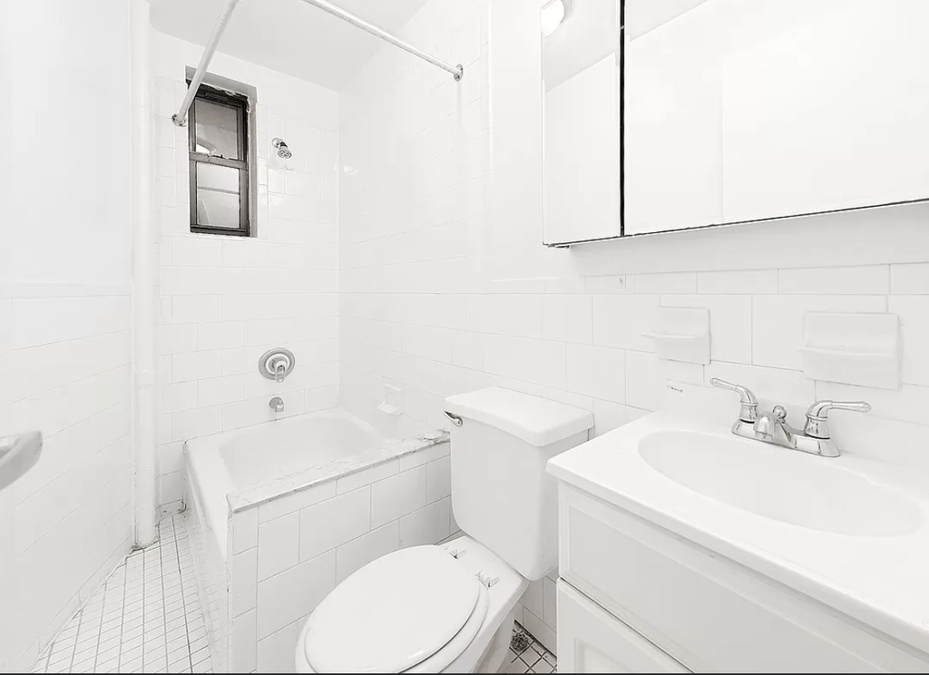 334 East 78th Street - Photo 5