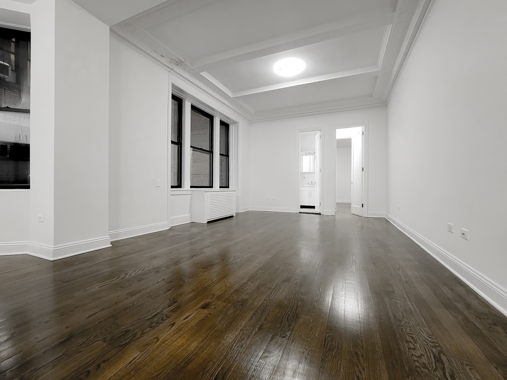 200 West 58th Street - Photo 2