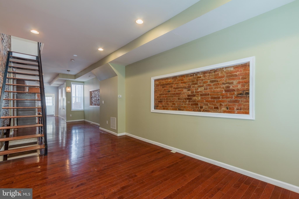 131 N Collington Avenue - Photo 4