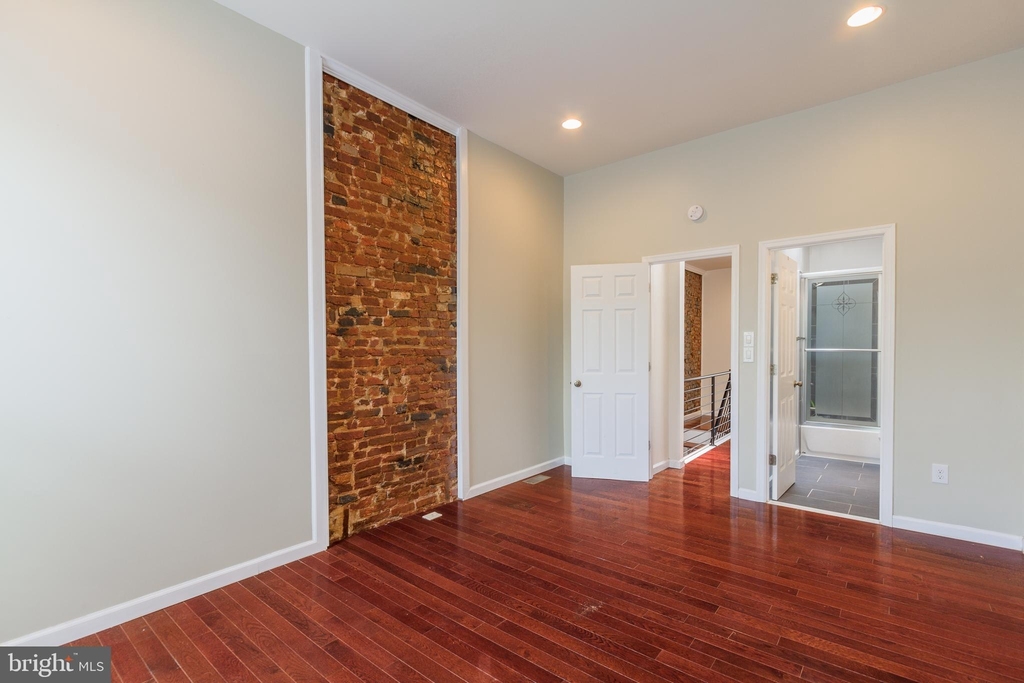 131 N Collington Avenue - Photo 11