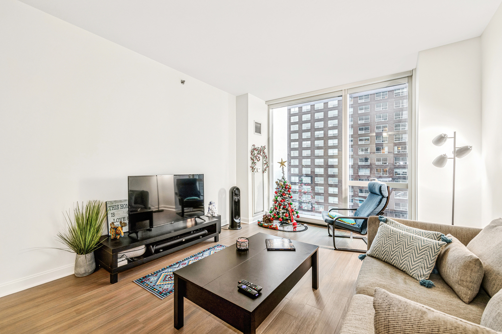 500 North Lake Shore Drive - Photo 2