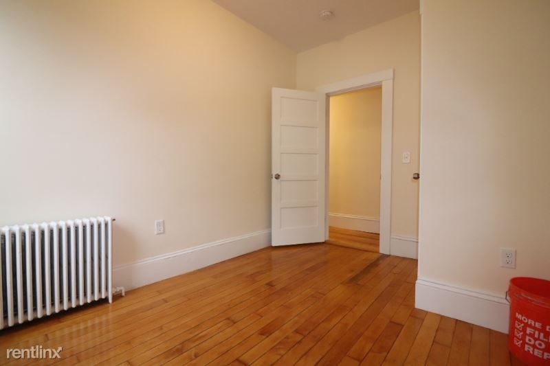 56 Murdock St 1 - Photo 8