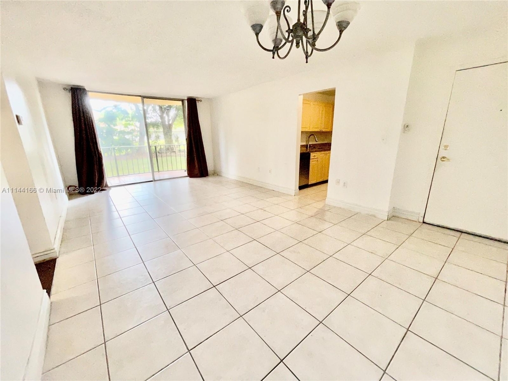 9320 Fontainebleau Blvd - Photo 2