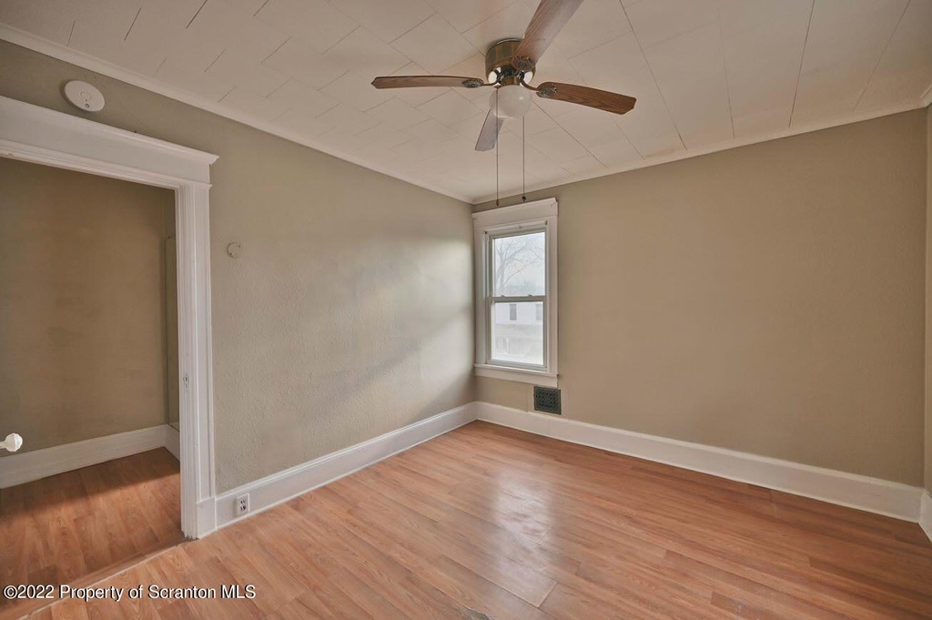 302 W Main - Photo 27