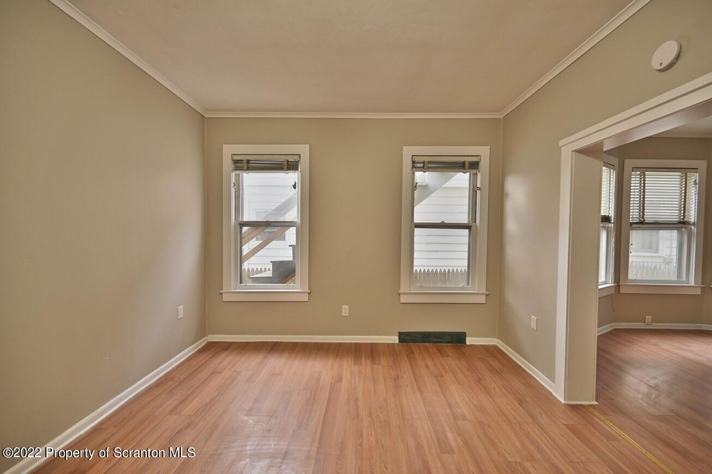 302 W Main - Photo 14