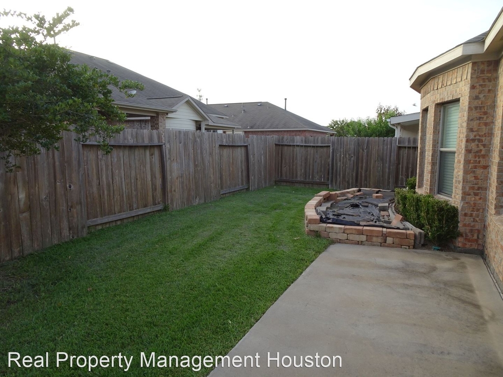 15527 Eagle Fields Drive - Photo 33