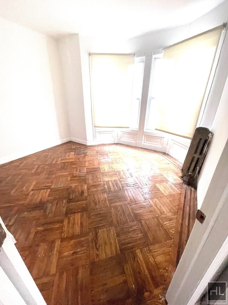 536 East 29 Street - Photo 2