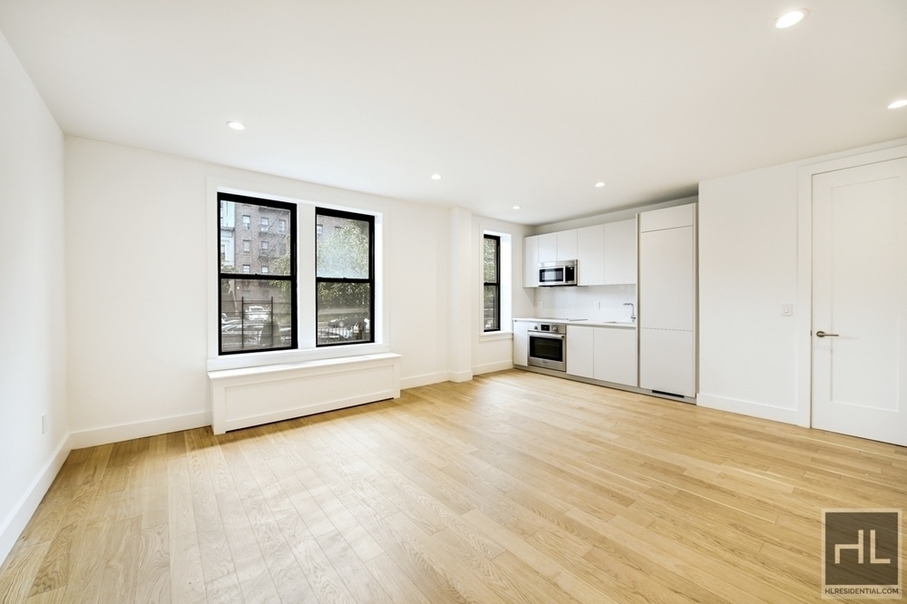 95 Linden Boulevard - Photo 1